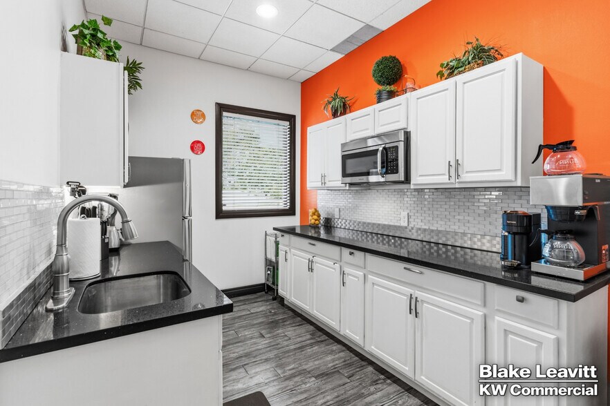 More Photos Of 5844 S Pecos Rd, Las Vegas Medical For Sale