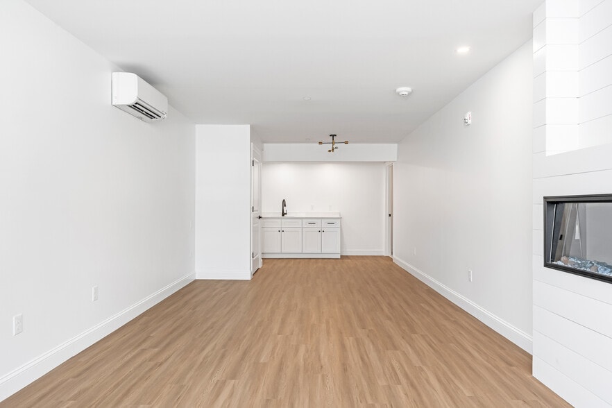 More Photos Of 44 Williams Ave, Mystic General Retail For Sale