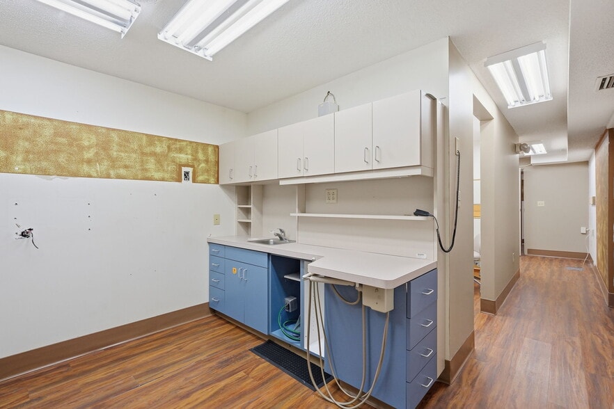 More Photos Of 1050 Sullivan Ave, South Windsor Medical For Sale