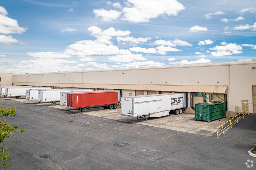 More Photos Of 4179 70th Ave E, Fife Distribution For Lease