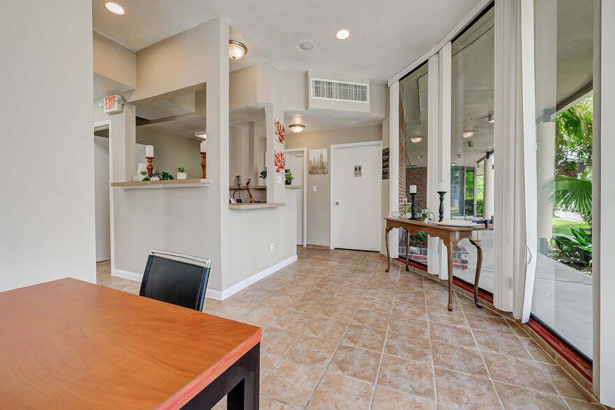 More Photos Of 2601 Prospect St, Houston Medical For Sale