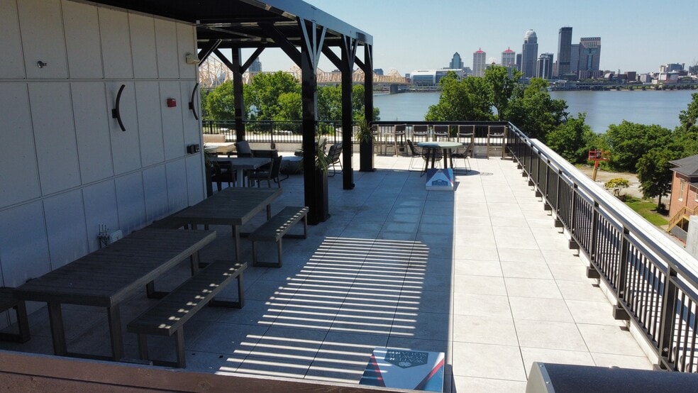 More Photos Of 1400 Main St, Clarksville Apartments For Lease