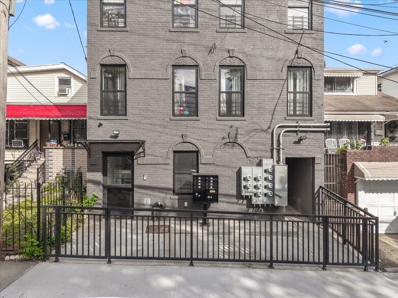 More Photos Of 2740 Sexton Pl, Bronx Apartments For Sale