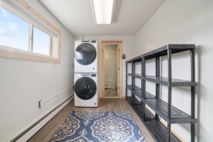 More Photos Of 5913 Tower Ave, Superior Flex For Sale