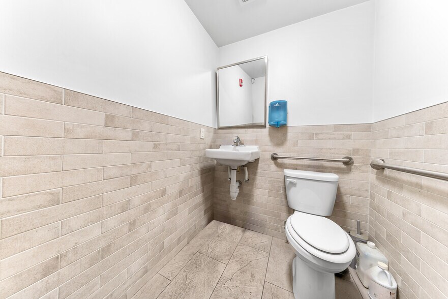 More Photos Of 2311 31st St, Astoria Storefront Retail Residential For Lease