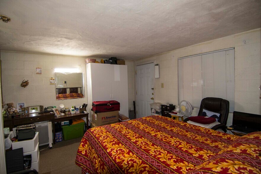 More Photos Of 22430 W Old Highway 66, Seligman Hotel For Sale