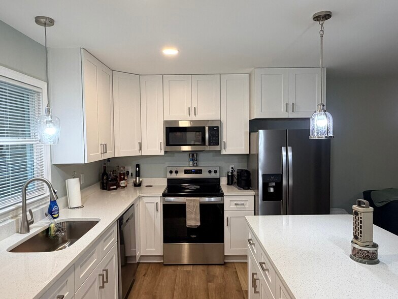 More Photos Of 1038 Harbor View Rd, Charleston Multifamily For Sale