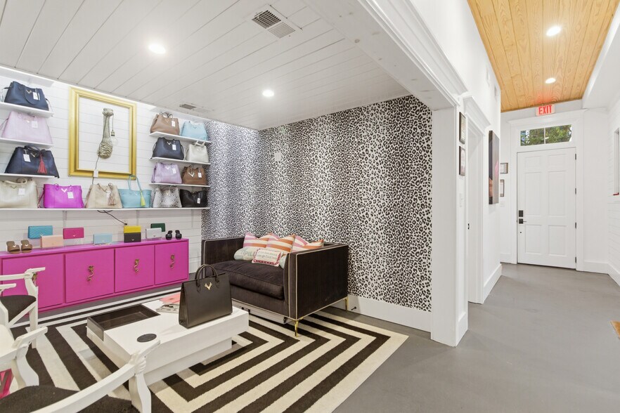 More Photos Of 84 Spring St, Charleston Storefront Retail Residential For Lease