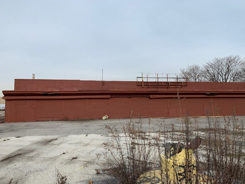 More Photos Of 1023 W Erie Ave, Philadelphia Supermarket For Sale