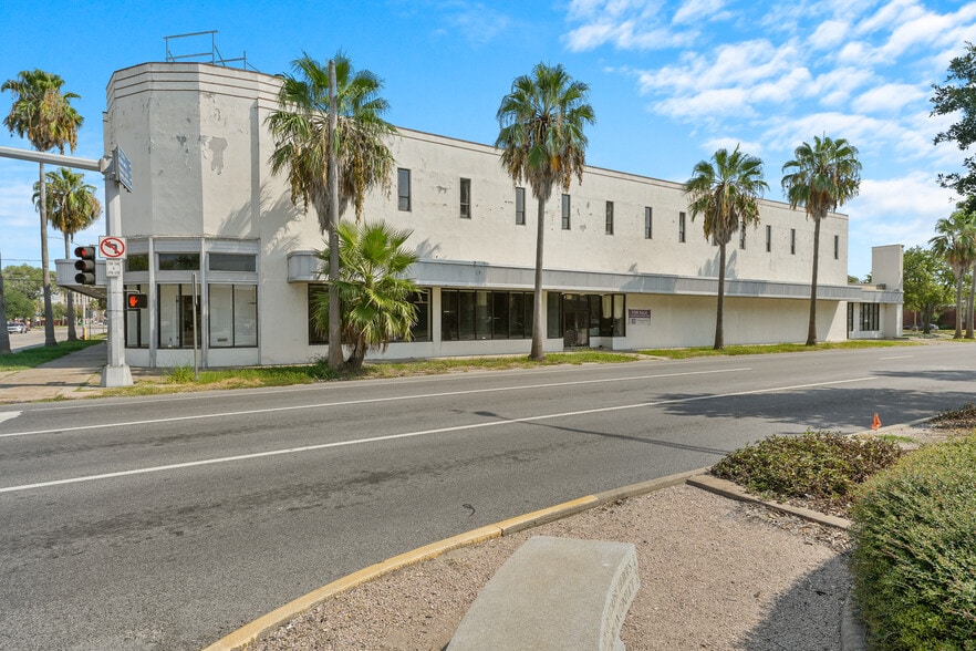 More Photos Of 2222 Broadway St, Galveston Freestanding For Sale