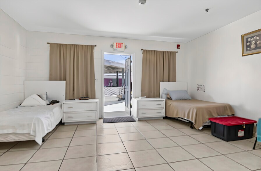 More Photos Of Blue Heron Blvd - 40 Bed Licensed Independent Living Facility, Riviera Beach Healthcare For Sale
