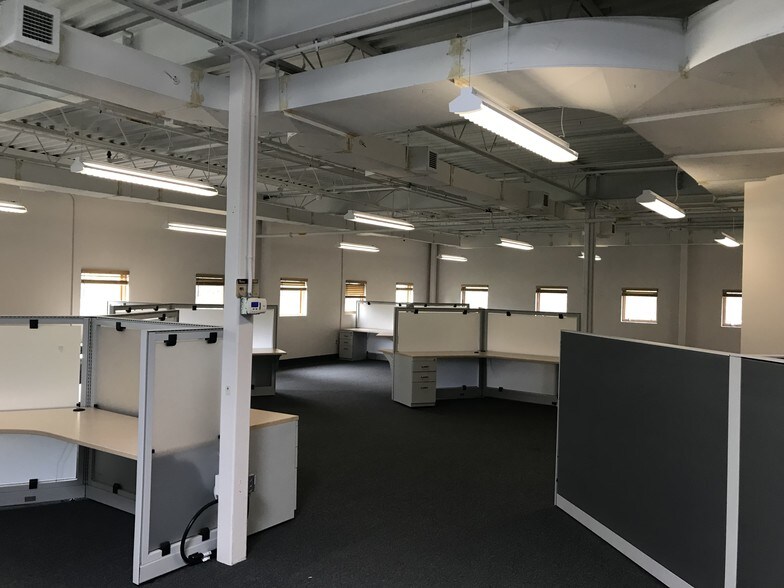 More Photos Of 113 Technology Dr, Brattleboro Office For Lease