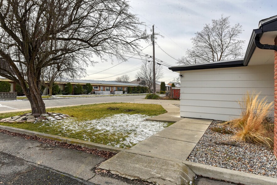 More Photos Of 10525 E Main Ave, Spokane Valley Office For Sale