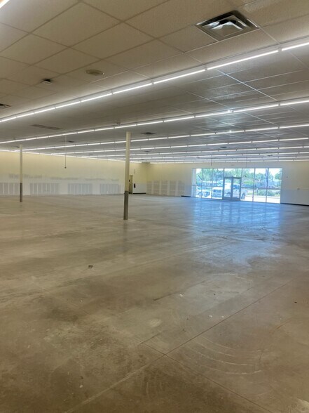 More Photos Of 93 Whalen st, Guernsey General Retail For Lease