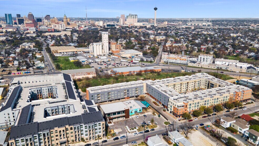 More Photos Of 227 E Cevallos, San Antonio Restaurant For Lease