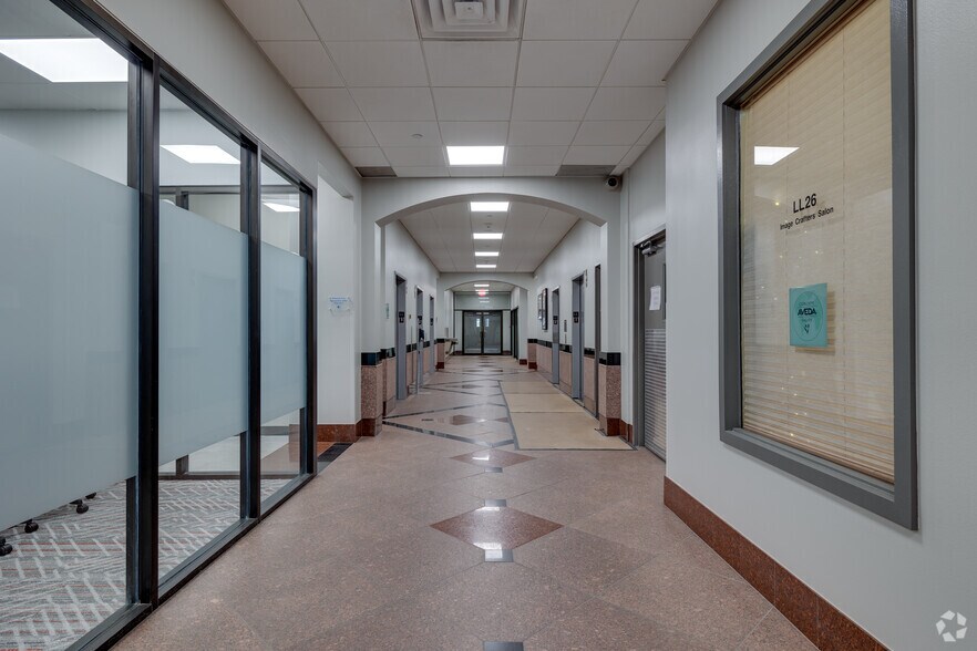 More Photos Of 3030 NW Expressway, Oklahoma City Office Residential For Lease