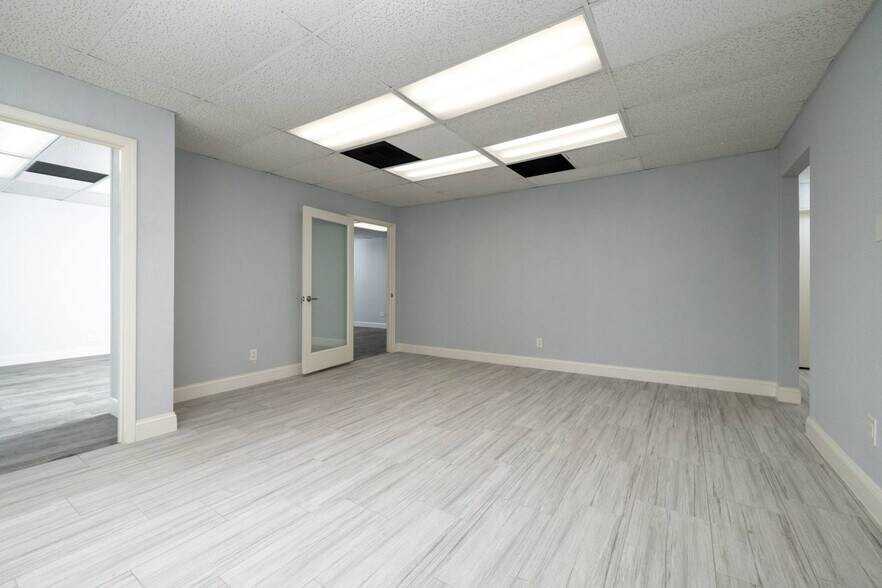 More Photos Of 2401 Garden Park Ct, Arlington Office Residential For Lease