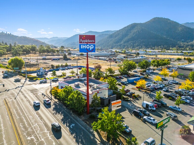 More Photos Of 250 NE Agness Ave, Grants Pass Restaurant For Sale