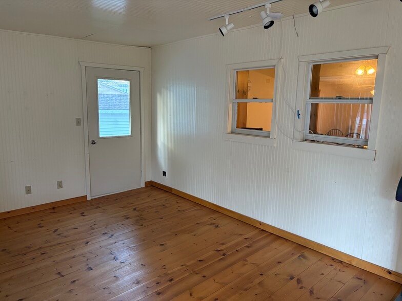 More Photos Of 2745 Shadyside Rd, Findley Lake Marina For Sale