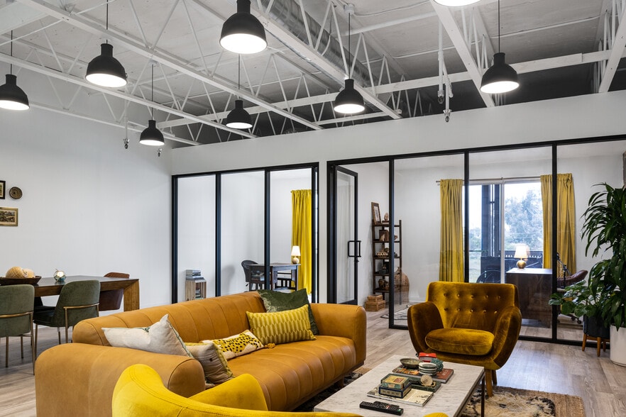 More Photos Of 2110 S Coast Hwy 101, Oceanside Loft Creative Space For Lease