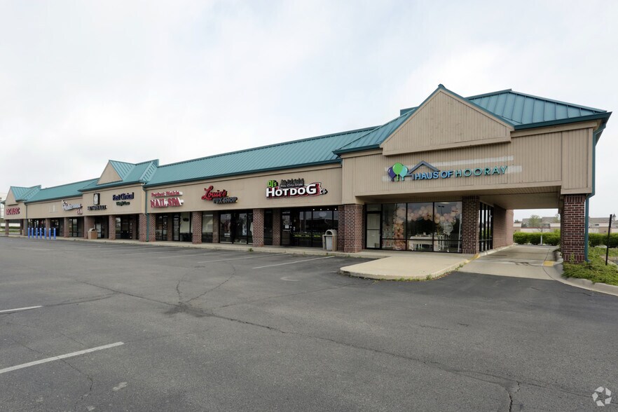 More Photos Of 10224-10242 E US Highway 36, Avon Storefront For Lease