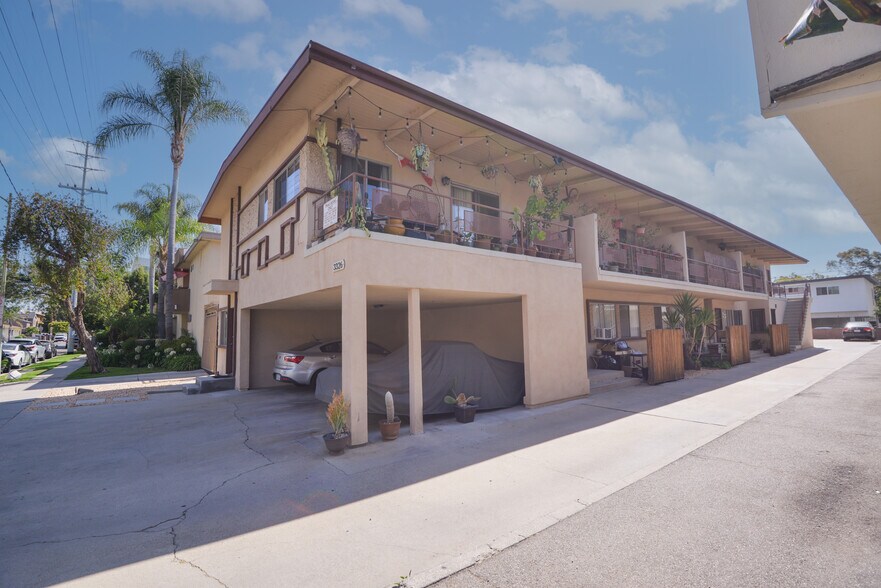 More Photos Of 3326 S Canfield Ave, Los Angeles Apartments For Sale