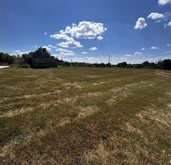 More Photos Of 212 Blees Industrial Dr, Macon Industrial For Sale