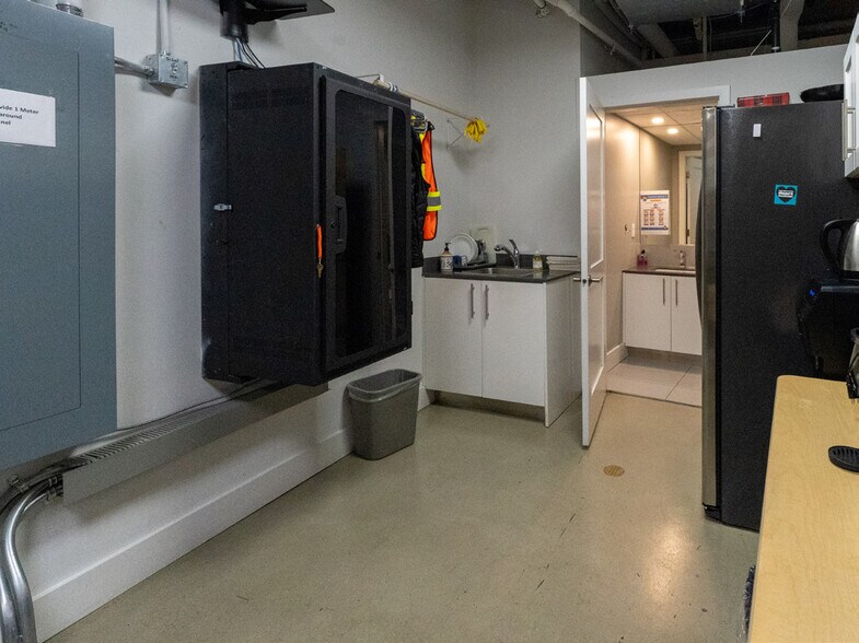 More Photos Of 438 Terminal Av, Vancouver Office For Lease