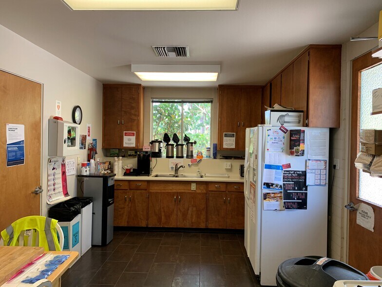 More Photos Of 431 W Baseline, Claremont Office For Lease