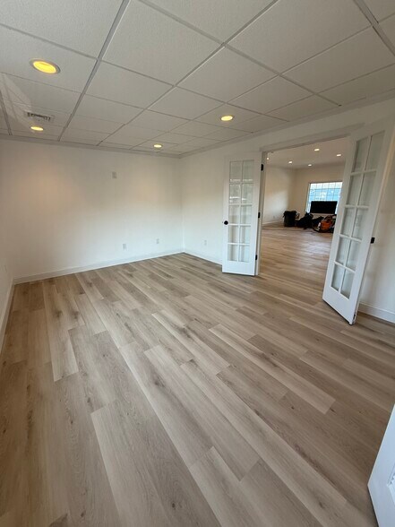 More Photos Of 5835 Post Rd, East Greenwich Office For Lease