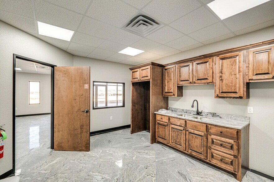 More Photos Of 16791 W Basin St, Odessa Warehouse For Sale