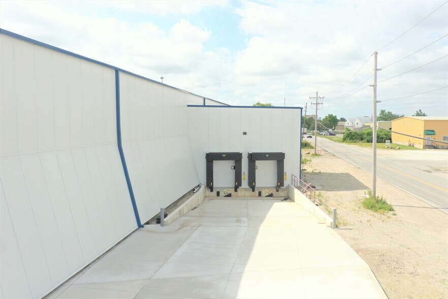 More Photos Of 2331 S 30th St, Lafayette Manufacturing For Sale