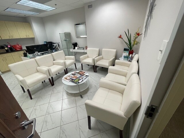 More Photos Of 5530 Wisconsin Ave, Chevy Chase Medical For Lease