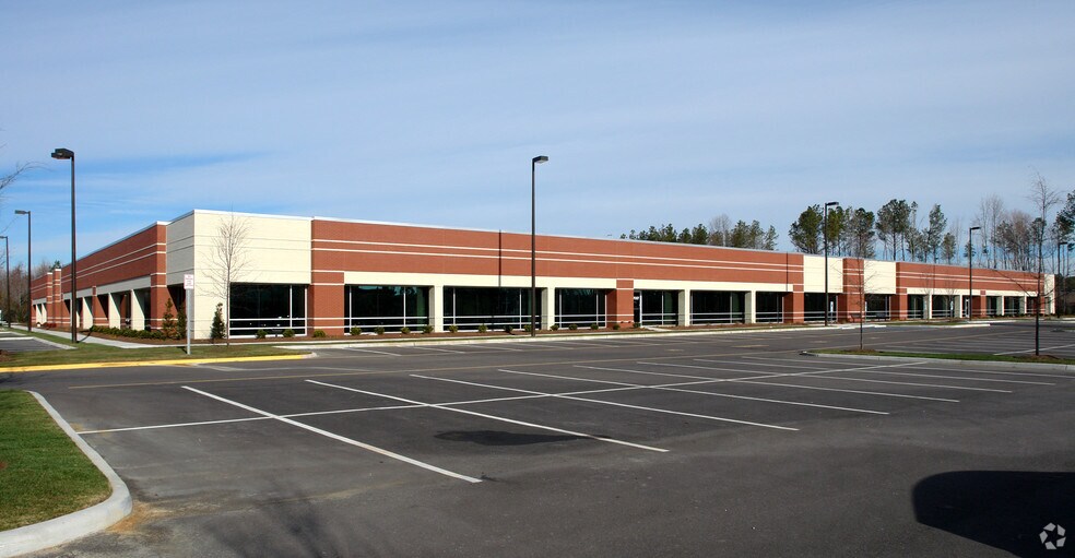 More Photos Of 7007 Harbour View Blvd, Suffolk Office For Lease