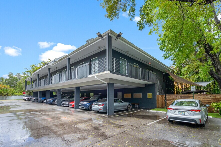 More Photos Of 6330 Manor Ln, South Miami Office For Lease