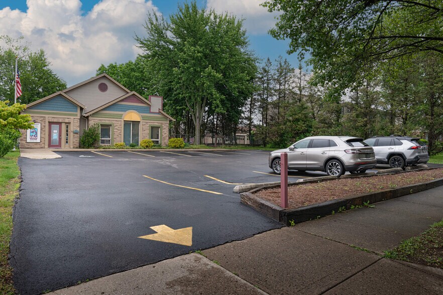 More Photos Of 71 Marco Ln, Washington Township Medical For Sale