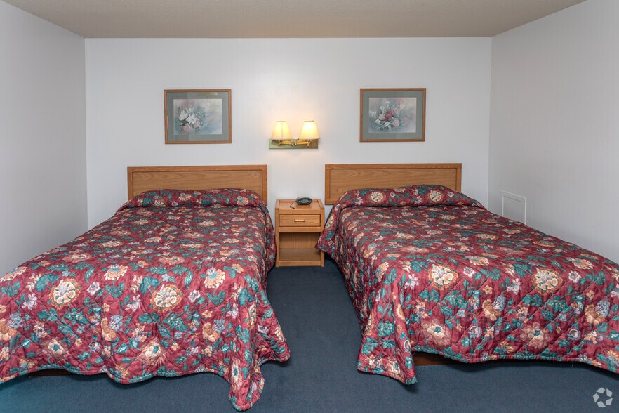 More Photos Of 9966 N State Road 27, Hayward Hotel For Sale