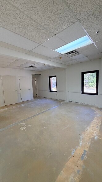 More Photos Of 3005 Lenora Church Rd, Snellville Office For Lease