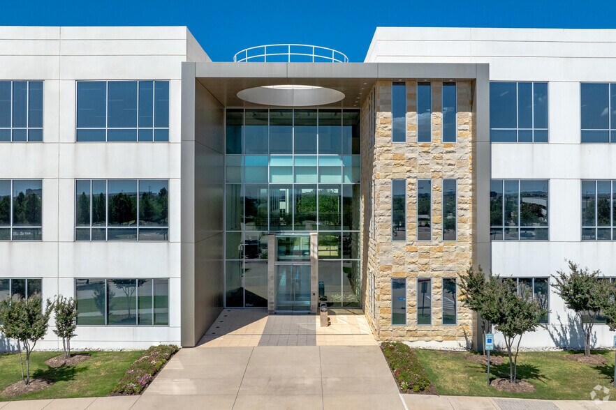 More Photos Of 8840 Cypress Waters Blvd, Coppell Office Residential For Lease