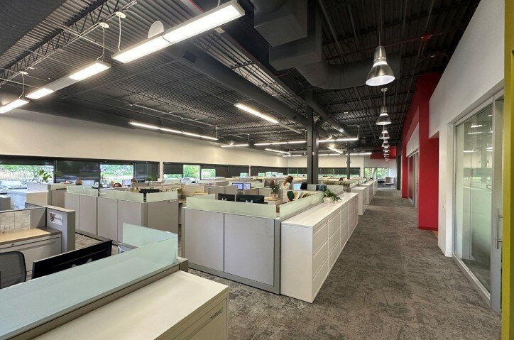 More Photos Of 1101 W Thorndale Ave, Itasca Manufacturing For Lease