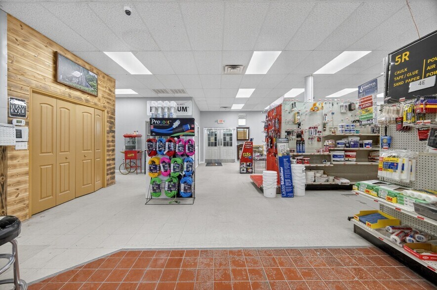 More Photos Of 1404 Washington St W, Fayetteville Warehouse For Sale