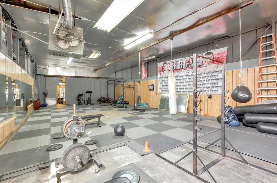 More Photos Of 7648 Monterey St, Gilroy Storefront For Sale