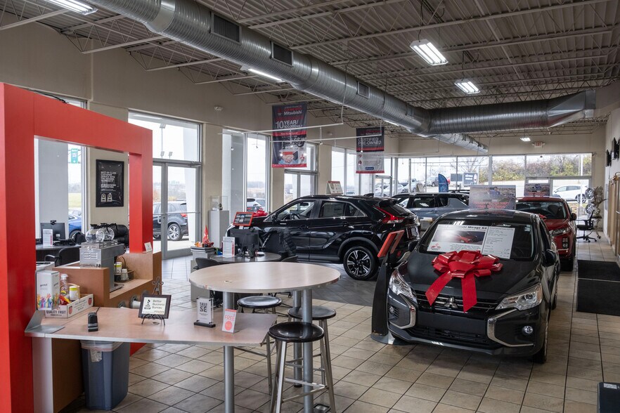 More Photos Of 6300 E 87th St, Kansas City Auto Dealership For Sale