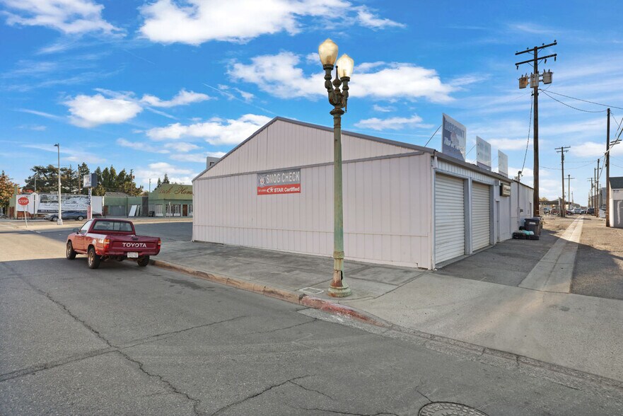 More Photos Of 210 S Center St, Turlock Auto Repair For Sale