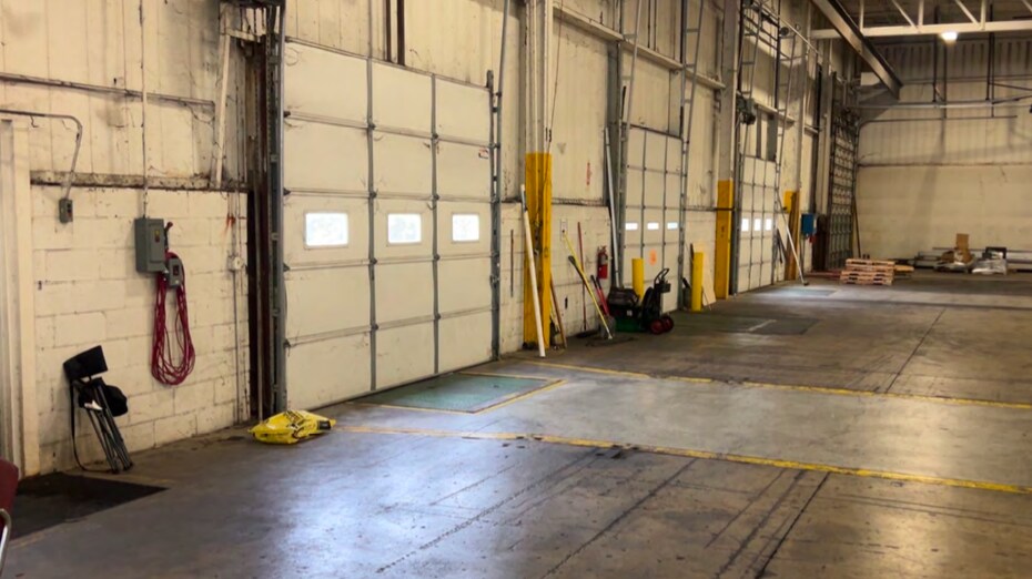 More Photos Of 10333-10335 Wayne Ave, Cincinnati Manufacturing For Lease