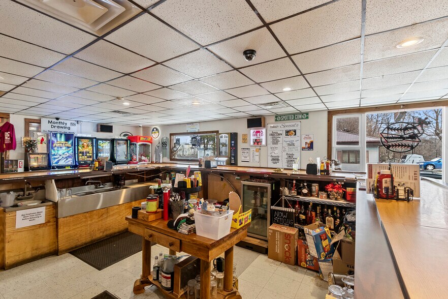 More Photos Of 211 N Maple Ave, Oconto Falls Restaurant For Sale