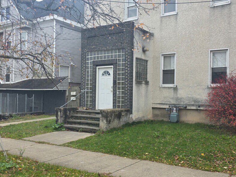 More Photos Of 90 Henry St, Binghamton Apartments For Sale