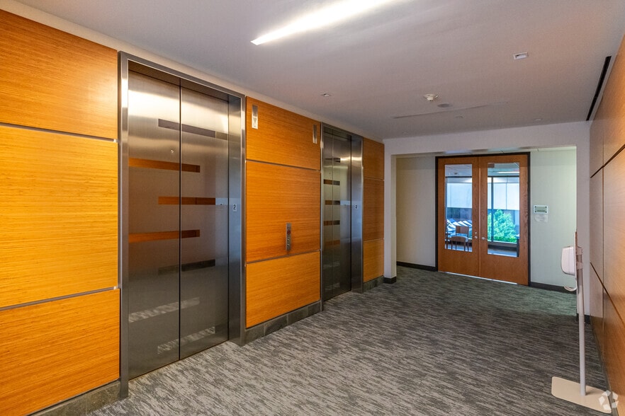 More Photos Of 550 Bailey Ave, Fort Worth Office For Lease