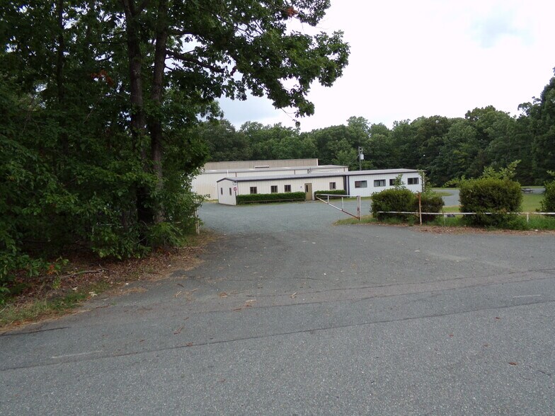 More Photos Of 10380 James Madison, Zion Crossroads Warehouse For Sale