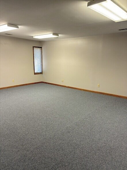 More Photos Of 2375 E Main St, Spartanburg Office For Lease